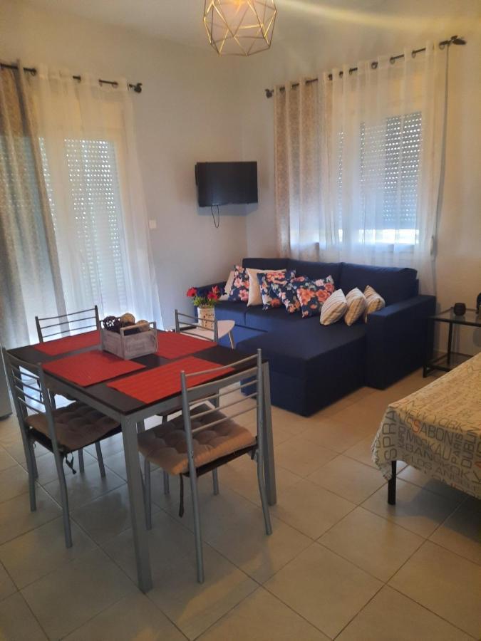 Park View Apartment In Paralia Dionisiou Екстер'єр фото